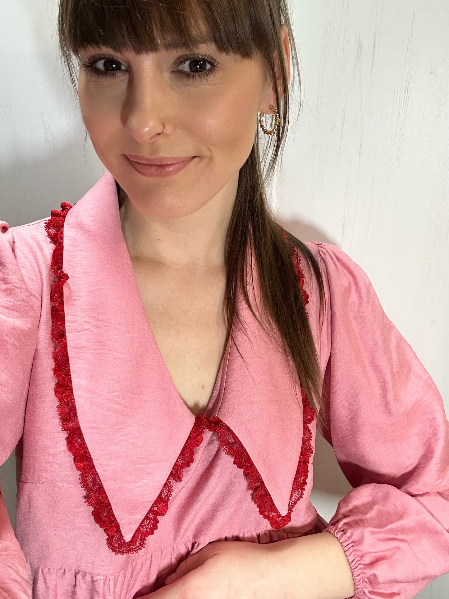 Bluzka Rubi Rose z ozdobam kołnierzem