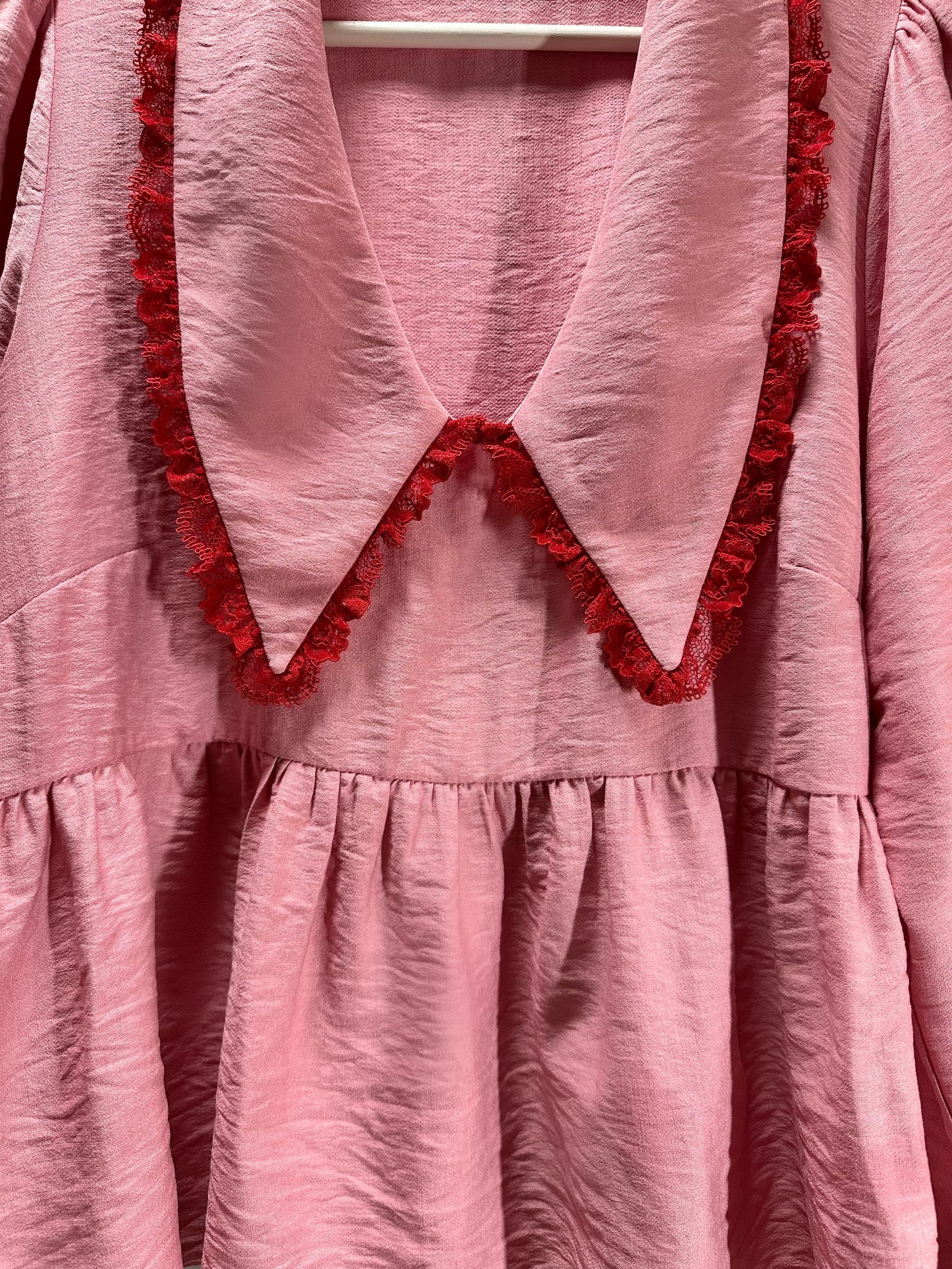 Bluzka Rubi Rose z ozdobam kołnierzem